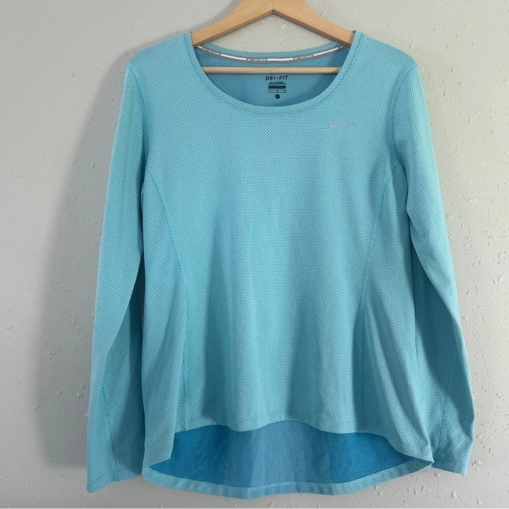 Nike Women's Light Blue Dri Fit Long Sleeve Tee Workout Running Athletic Casual